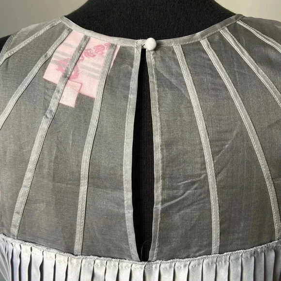 Romeo &  Juliet Couture Dress - Picture 5 of 10